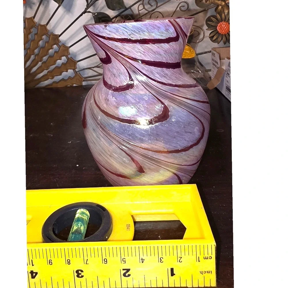 Teleflora Iridescent‎ Red and pink Swirl Hand Blown Glass Art Vase